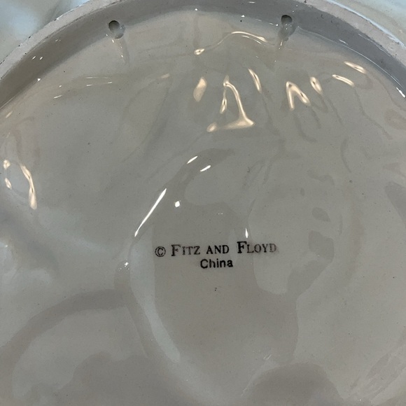 Fitz and Floyd Classic’s Handcrafted Pomegranates 3D Decor Plate - Picture 4 of 4